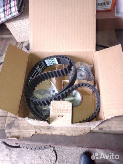 Продам комплект грм