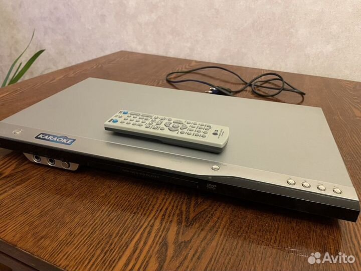 DVD плеер LG DK677X