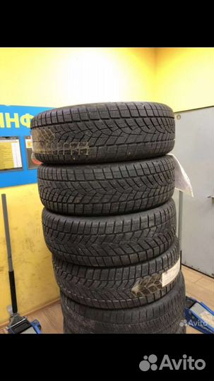 Goodyear UltraGrip Ice 225/60 R18 104