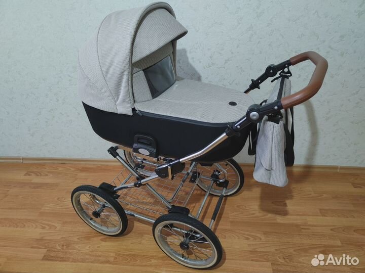 Коляска-люлька Roan base next classic