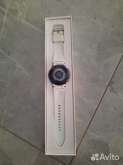 Часы samsung galaxy watch 4