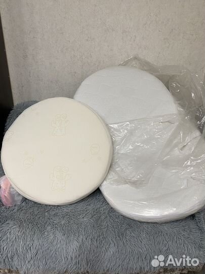 Матрас на круглую кроватку за 2 шт 1500