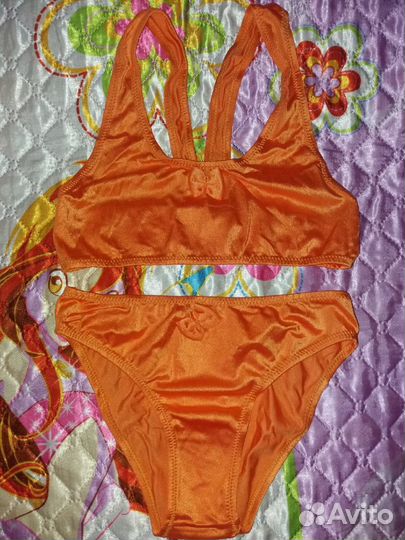 Купальники для девочек 38-40 р-ры