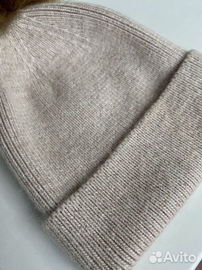 Шапка шерстяная с меховым помпоном