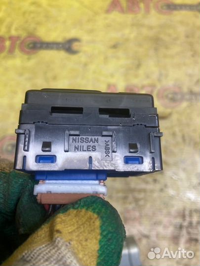 Блок управления зеркалом Nissan Fuga Y50 VK45DE