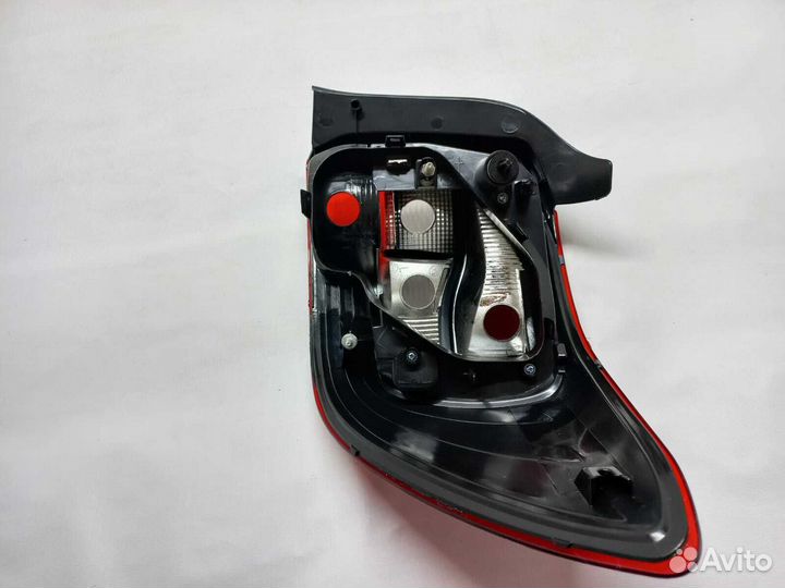 Фонарь левый Renault Logan 2
