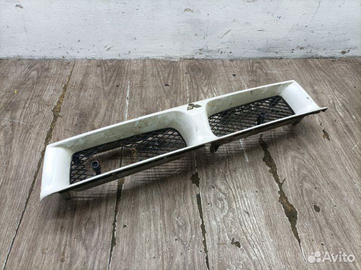 Решетка радиатора Mitsubishi Galant седан 4дв