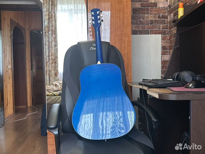 Акустическая гитара