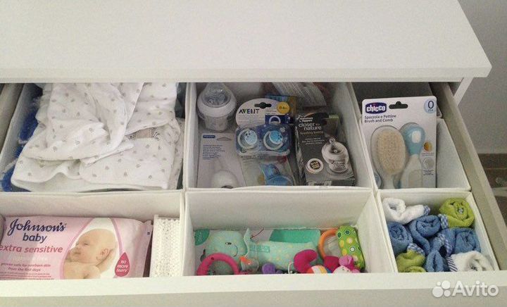 Пеленальный комод,кроватка,бутылочка для малыша