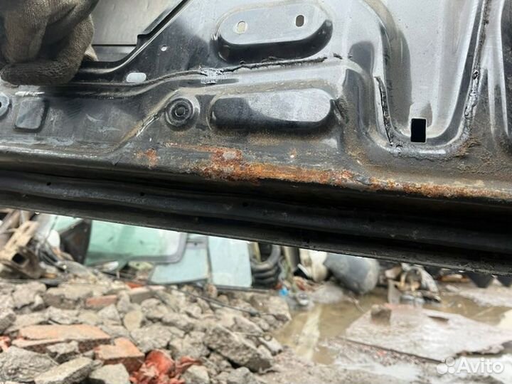 Дверь передняя левая Nissan Navara 2.5 DIZ 2008