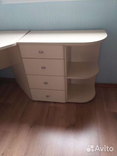 Комплект мебели для школьного уголка