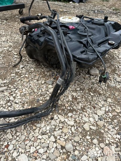 Lexus RX4 Горловина бака 3.5 4WD