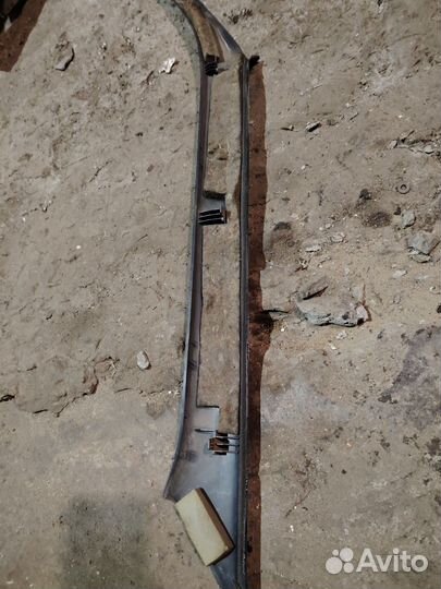 Накладка стойки лобового стекла subaru Outback BG9