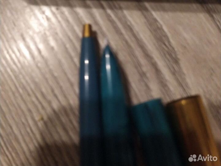 Авторучки перо и шариковая