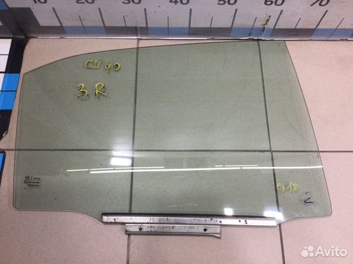 Стекло двери задней правой Toyota Camry V40