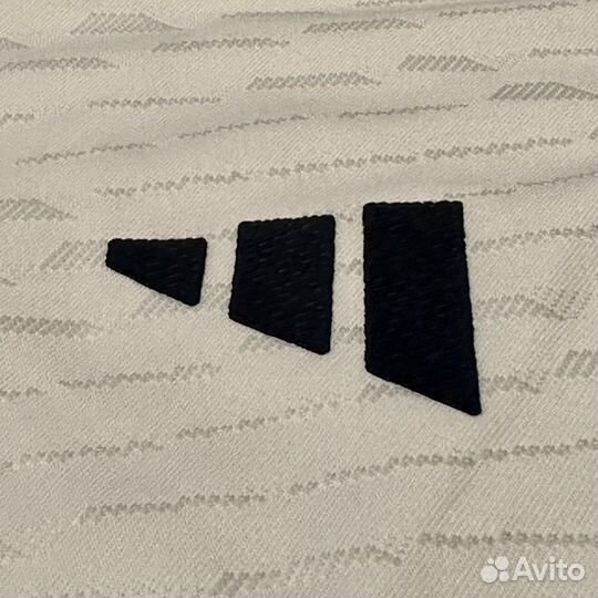 Футбольна форма Реал Мадрид 23/24