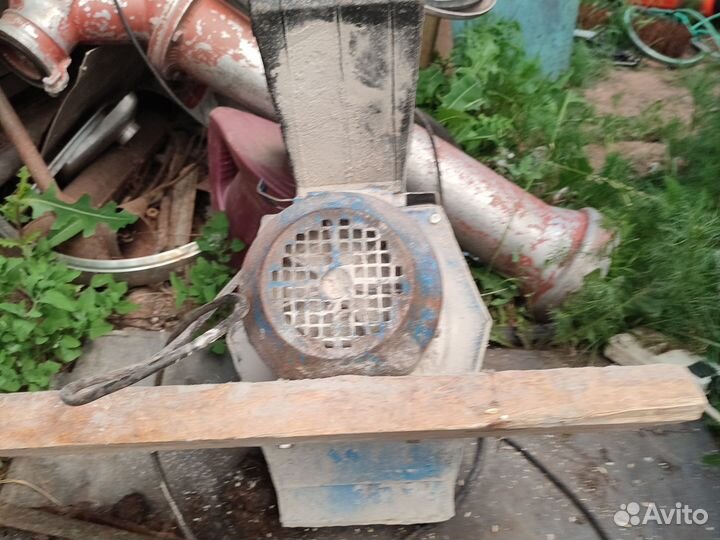 Зернодробилка молотковая