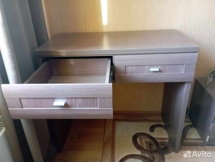 Туалетный стол