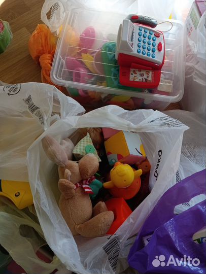 Много игрушек для детей 0-7 лет