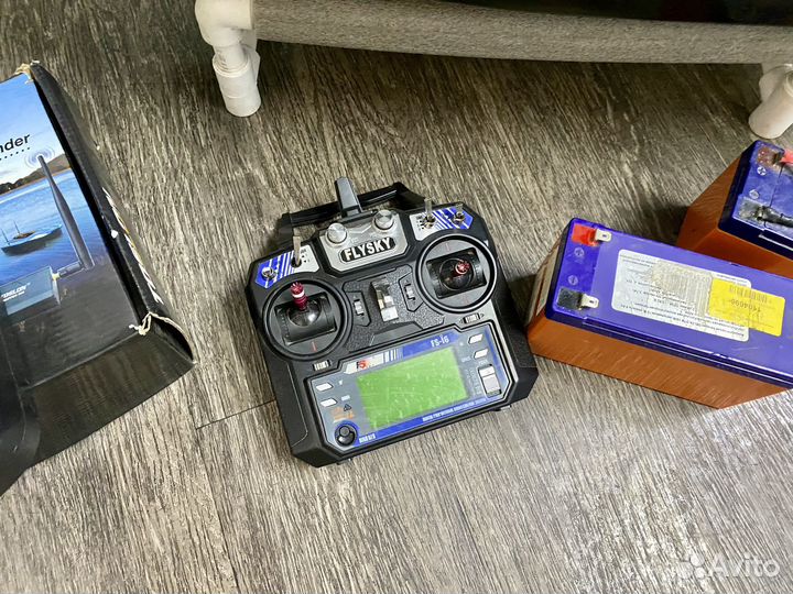 Прикорм кораблик Camarad Classik + с Эхолотом