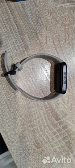 Фитнес браслет honor band 6