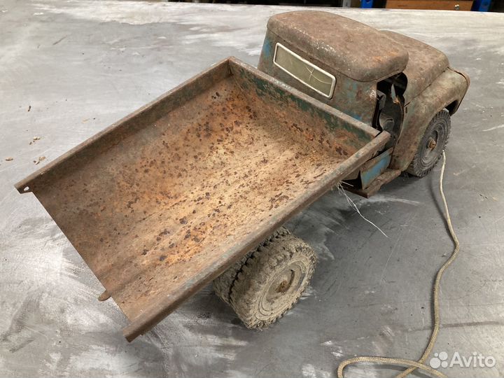 Металлический самосвал СССР ЗИЛ 130 игрушка