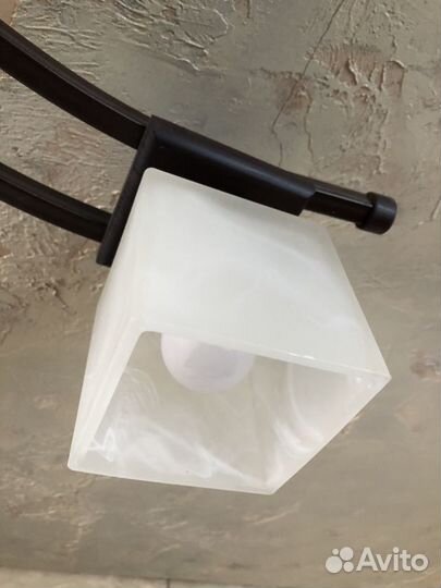 Потолочные светильники и люстры