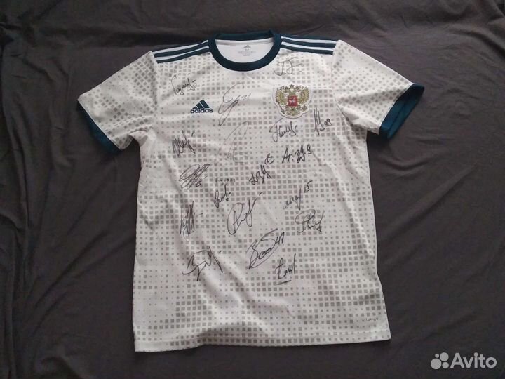 Футболка сборной России по футболу с автографами