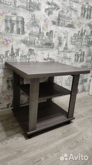 Раскладной журнальный столик с полками на колесах