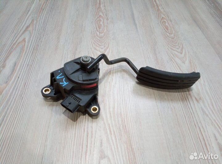 Педаль газа Renault clio 3