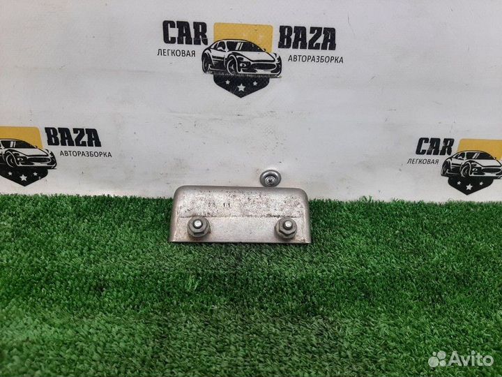 Кронштейн глушителя Volkswagen Caddy III 1K0253461AS