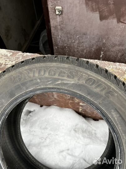 Bridgestone Blizzak Spike-01 225/60 R17 103