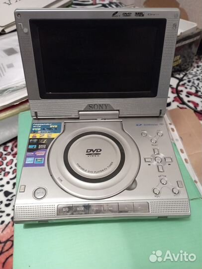 Портативный видеопроигрыватель