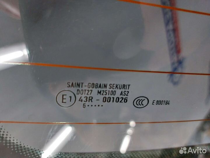 Стекло крышки багажника Volkswagen Touareg 7L 2006