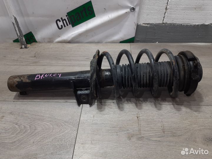 Передняя сойка в сборе для 1.8 VW Passat B7