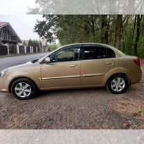 Kia Rio 1.4 MT, 2010, 290 000 км, с пробегом, цена 735 000 руб.