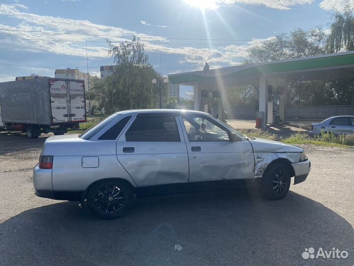 ВАЗ 2110 1.6 МТ, 2002, битый, 111 350 км