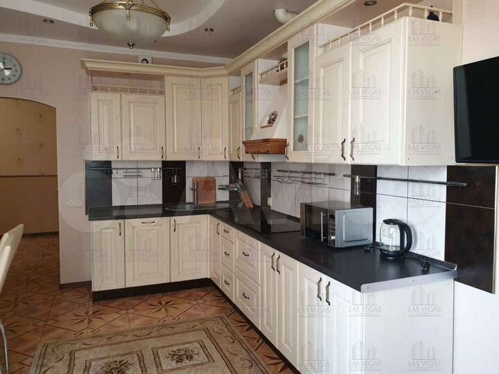 3-к. квартира, 92 м², 12/16 эт.