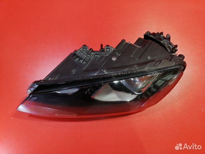 Фара левая Volkswagen Touareg
