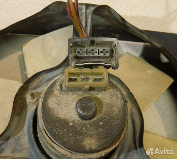 Вентилятор охлаждения двс VW Passat B3 1.8