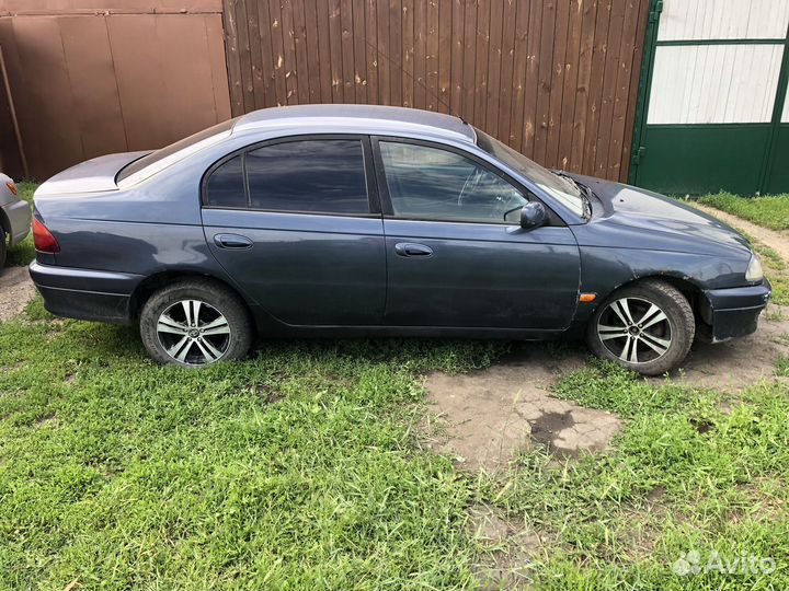 Toyota Avensis 1.6 МТ, 1999, 200 000 км