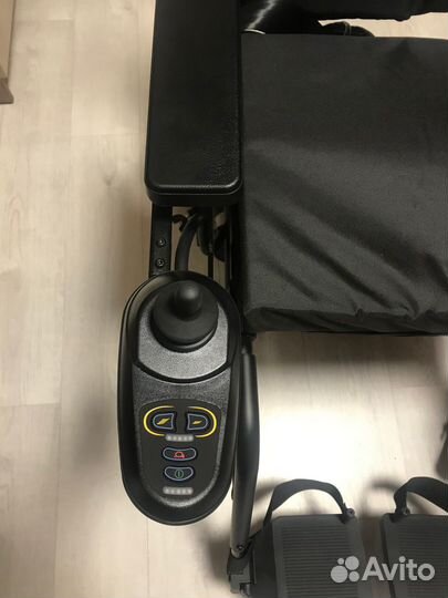 Инвалидная коляска с электроприводом