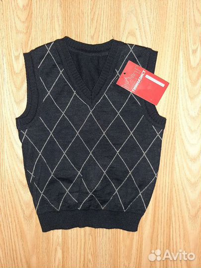 Жилет для мальчика новый