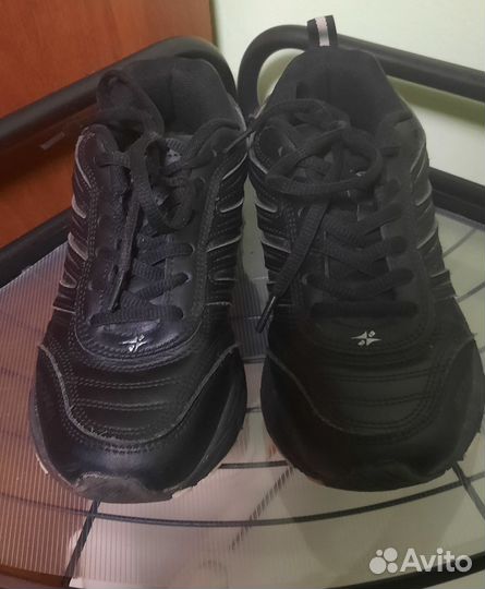 Кроссовки (много обуви)