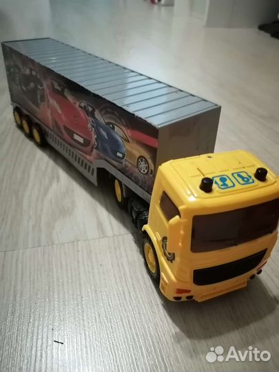 Игрушки пакетом машинки