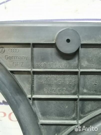 Диффузор вентилятора VW Passat (B7) 2011-2015