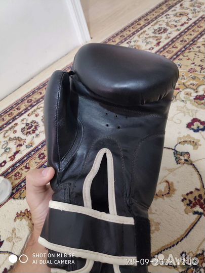 Боксерские перчатки