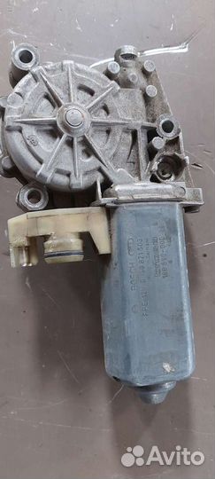 Моторчик стеклоподъёмника передний правый на Merce