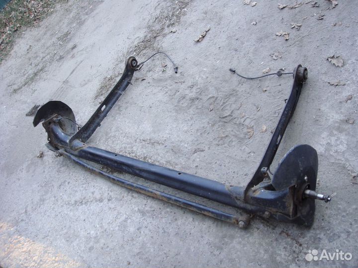 Задняя балка Audi A6 C4 100 C4