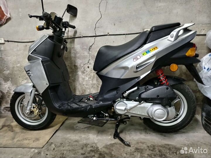 Скутер Daelim
